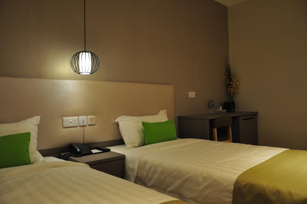 Champion Hotel Singapore Room photo